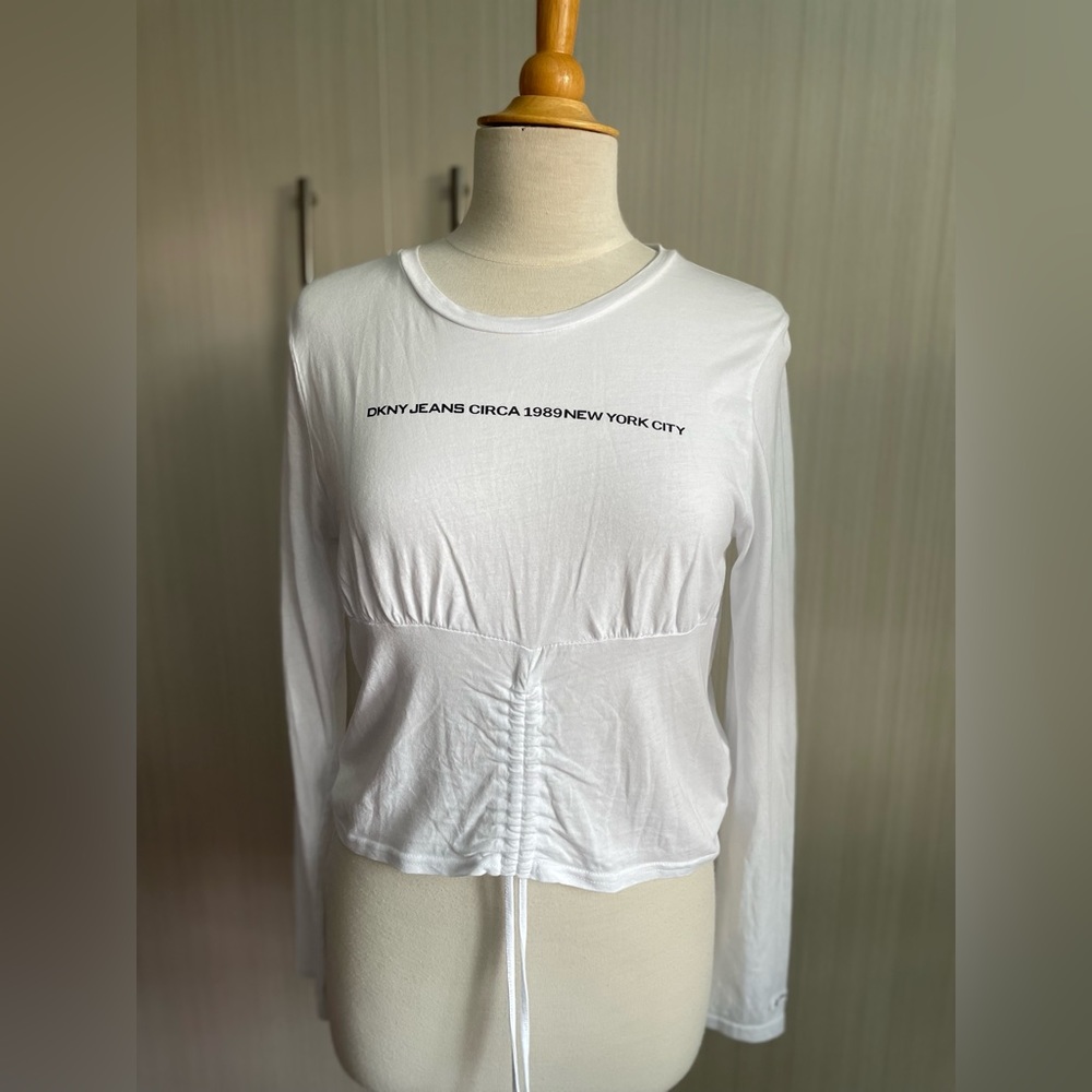 DKNY Jeans white athletic long sleeve top with adjustable‎ crop size M